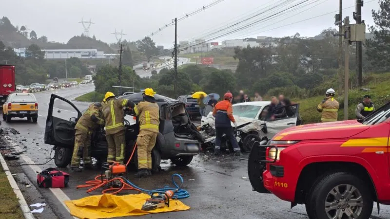 A colisão frontal ocorreu por volta das 15h45 nas proximidades da conhecida “Curva da Julieta”. (Foto: Reprodução)