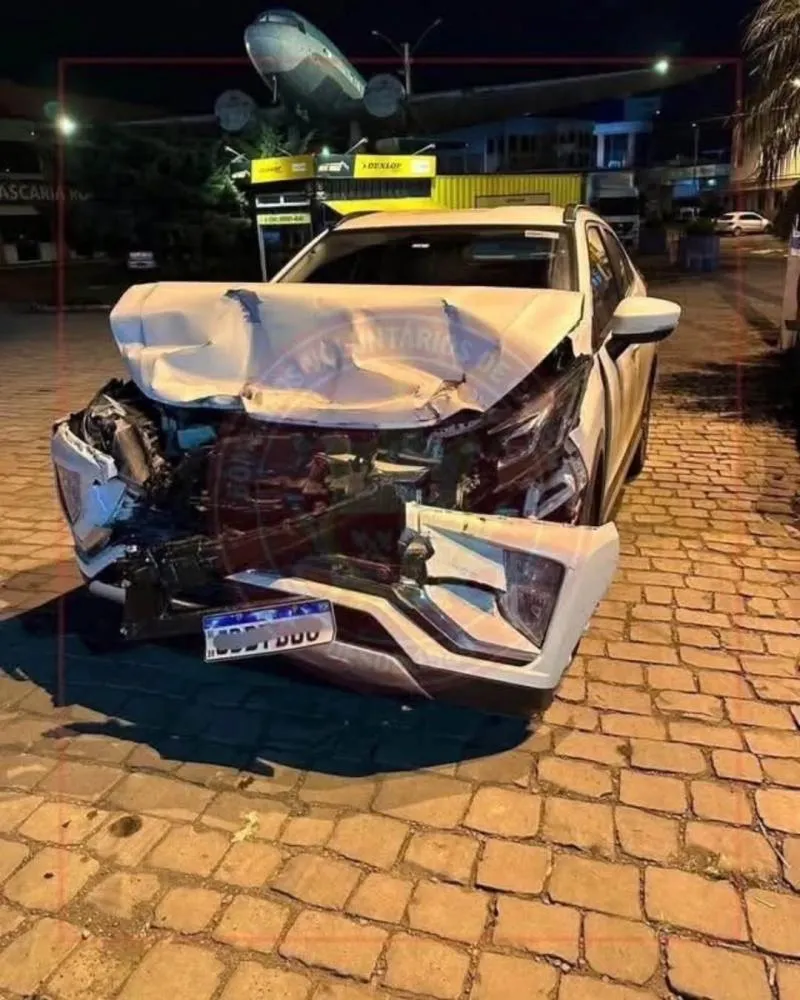 Colisão entre carro e caminhão mobiliza equipes de resgate na BR-470