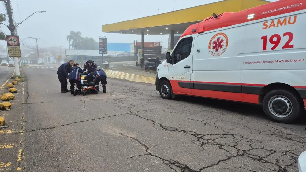Uma equipe de socorristas do Serviço de Atendimento Móvel de Urgência (Samu) foi acionada imediatamente e deslocou uma ambulância de suporte avançado. (Foto: Unidade Móvel da Rádio Difusora 97,3)