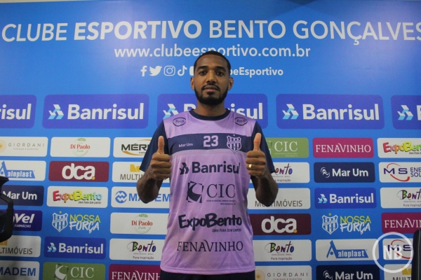 FUTEBOL: Esportivo apresenta reforço de peso com 10 anos de experiência na Europa