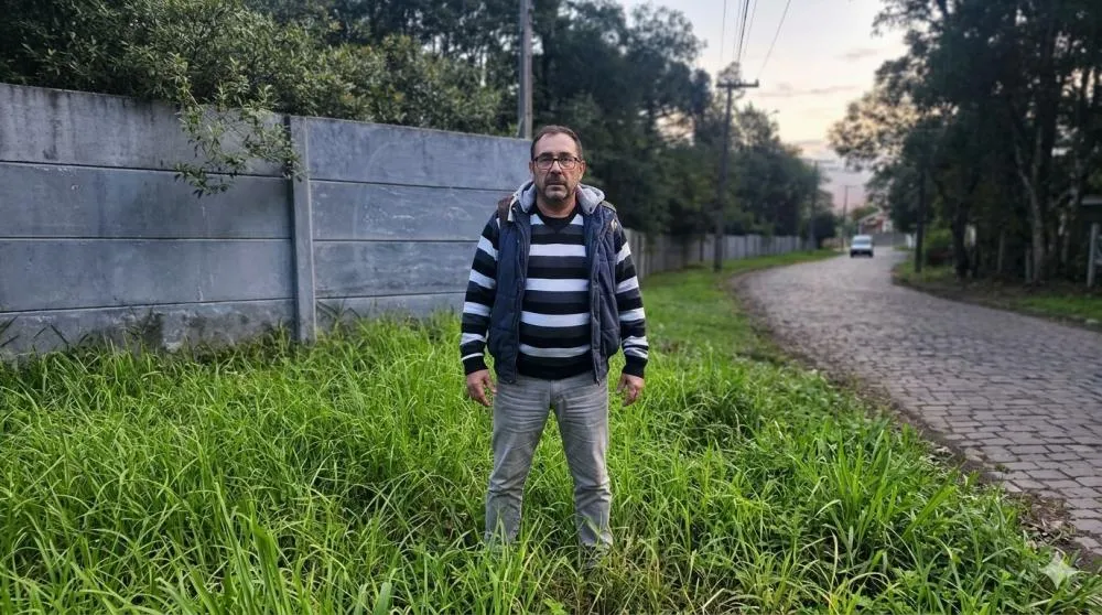 Pai de aluno e conselheiro escolar Cláudio Oscar Ferretti veio a público cobrar uma solução imediata das autoridades. (Foto: Arquivo Pessoal/Especial NB)