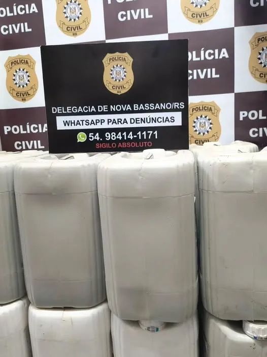 Polícia apreende 320 litros de agrotóxicos falsificados em Nova Bassano