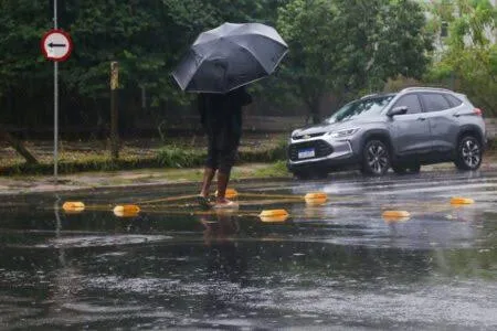 Defesa Civil emite alerta de cheias e alagamentos