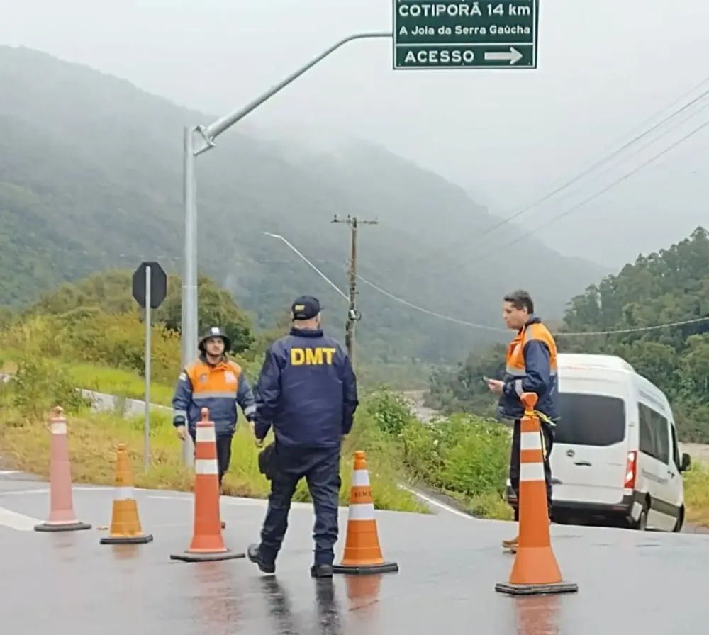 Ponte entre Bento Gonçalves e Cotiporã é totalmente interditada pelo DMT
