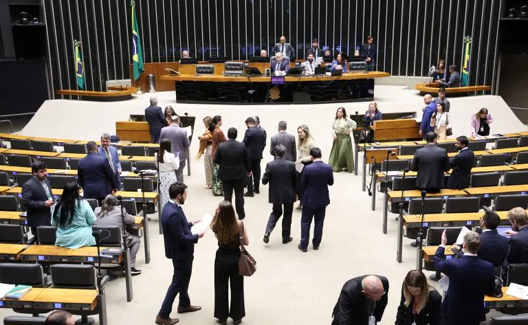 Projeto foi aprovado pelos deputados em sessão do Plenário Fonte: Agência Câmara de Notícias. (Foto: Kayo Magalhães/Câmara dos Deputados Fonte: Agência Câmara de Notícias)
