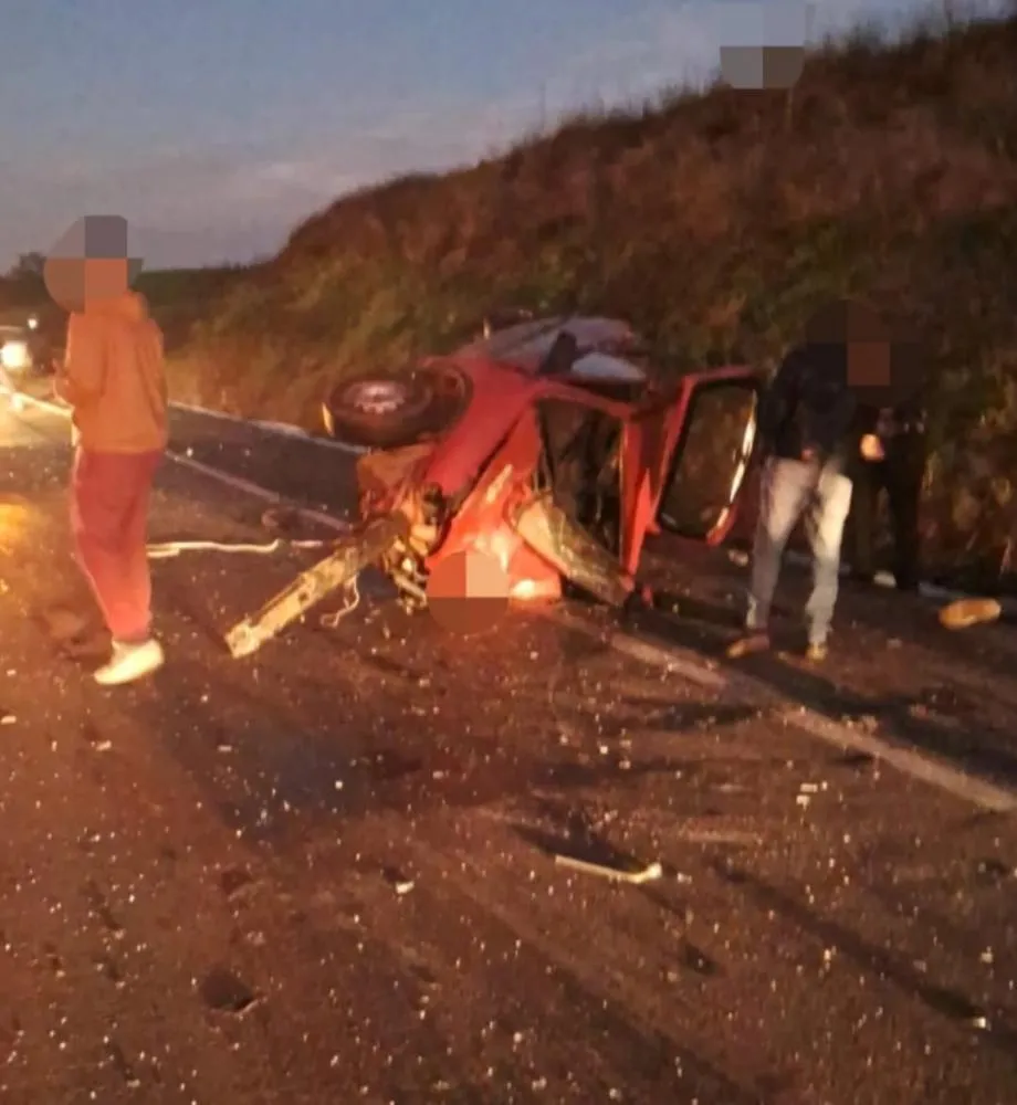 Colisão entre três carros deixa um morto na BR-285 em Lagoa Vermelha