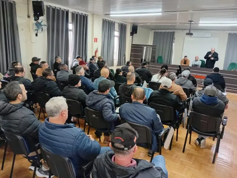 Metalúrgicos mantêm mobilização após impasse no dissídio