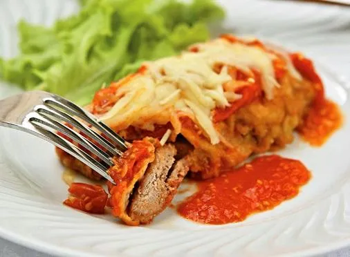 Nem alcatra, nem coxão duro: confira as melhores carnes para fazer filé à parmegiana
