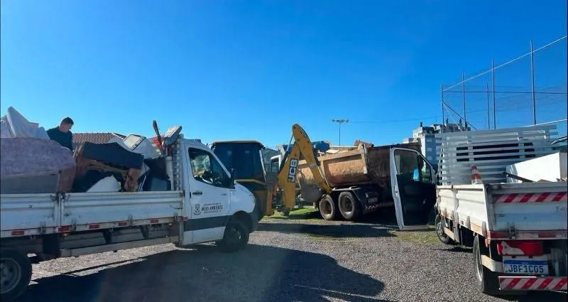 Campanha recolhe 2,6 toneladas de entulhos