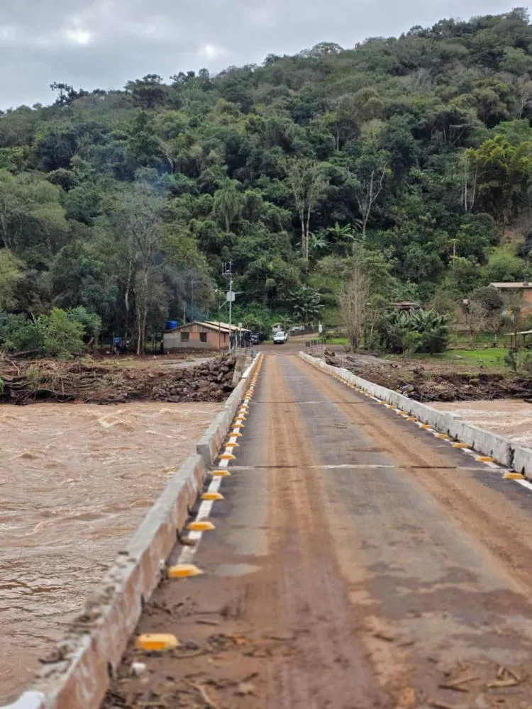 Ponte entre Dois Lajeados e Cotiporã tem bloqueios temporários nesta segunda