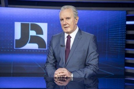 Celso Freitas é um dos mediadores do bate-papo - (Foto: Edu Moraes/Record TV)