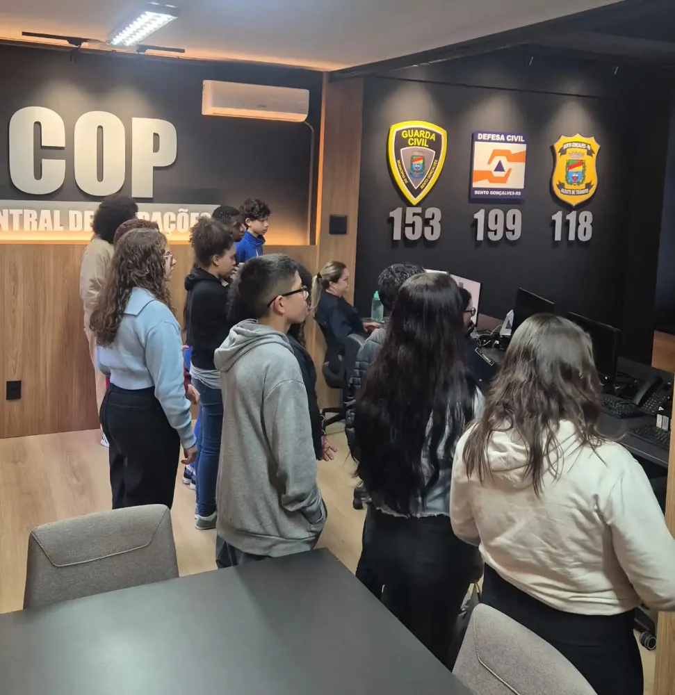 Projeto aproxima alunos da segurança pública em Bento