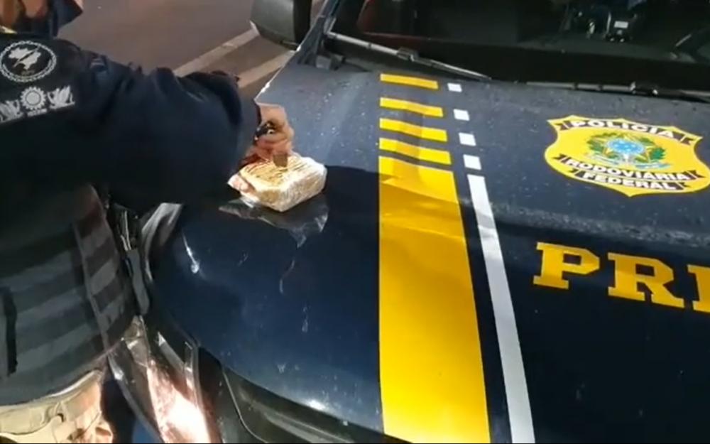 Quantidade da droga apreendida era suficiente para produzir a 2 mil pedras de crack.