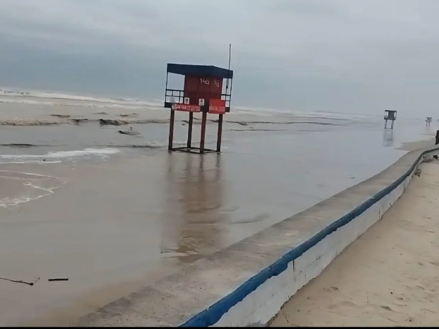 Passagem de ciclone provoca ressaca no Litoral Norte do RS