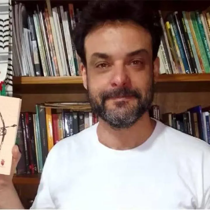  professor de Geografia e cartunista Rafael Martins da Costa. (Foto: Reprodução)