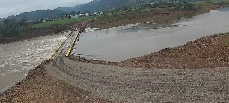 Ponte entre Marques de Souza e Travesseiro é liberada após recuo do Rio Forqueta