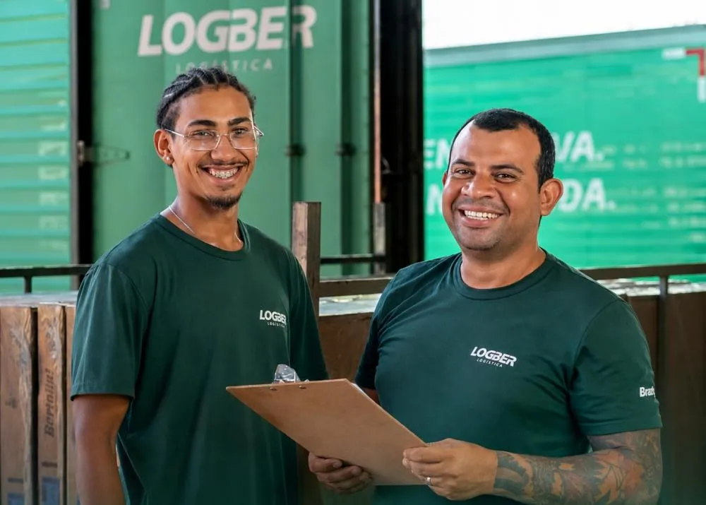 Na Logber há vagas de Auxiliar e Operador de Logística e motorista de carreta - Foto: Reprodução