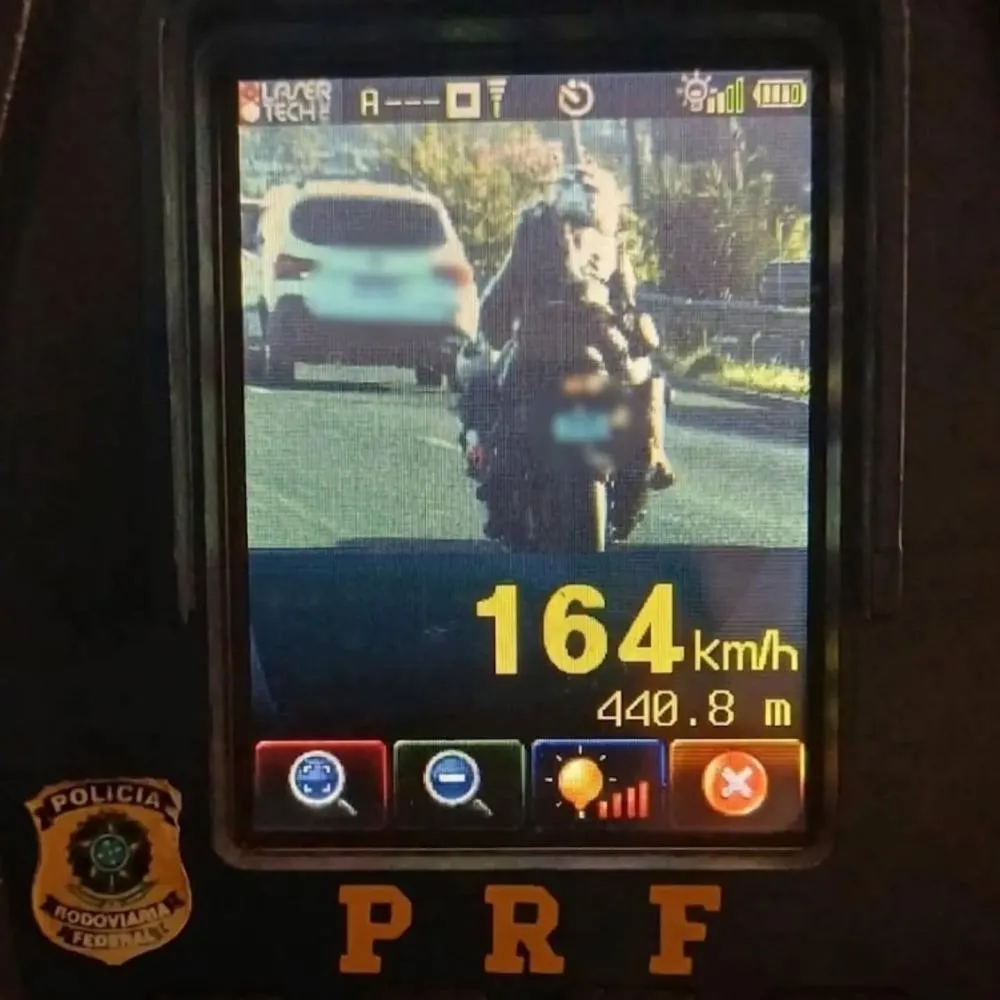 PRF aplica quase 600 multas e recolhe 28 motos na BR-116