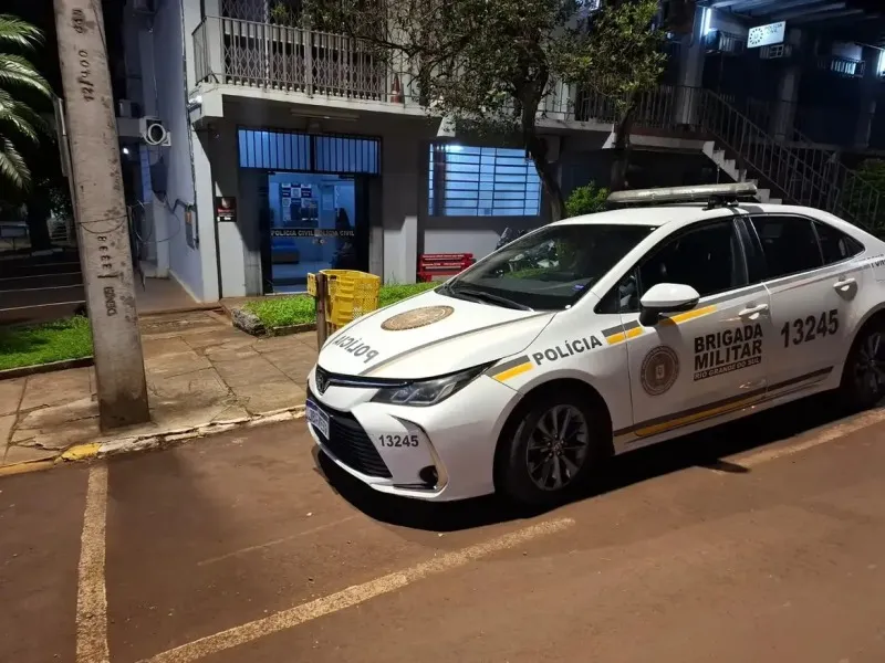 Homem de 34 anos é preso após esfaquear a própria mãe por dinheiro