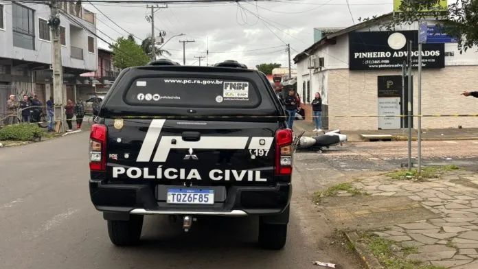 Motociclista foi executado por criminosos em plena luz do dia - Fotos: Jaime Zanatta/Agência GBC