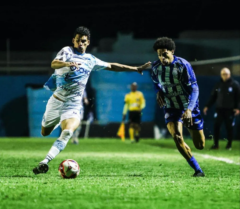 Esportivo sofre virada para o Glória em jogo marcado por socorro a atacante
