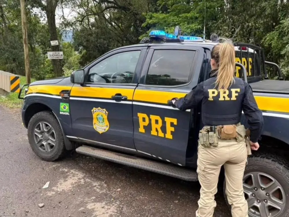 Motorista com dívida de R$ 54 mil em pensão alimentícia é preso pela PRF
