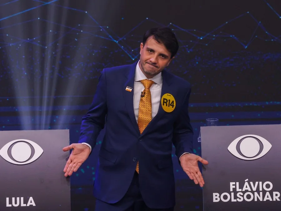 Candidato à Presidência Renan Santos passa pela Serra