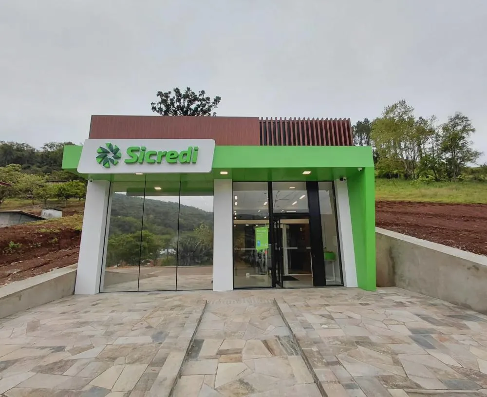 Sicredi Serrana reinaugura agência em Santa Tereza