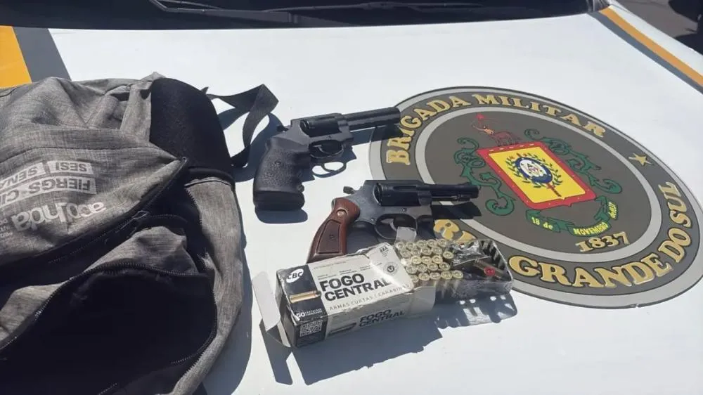 Suspeitos de homicídio em Caxias são detidos com armas na ERS-122