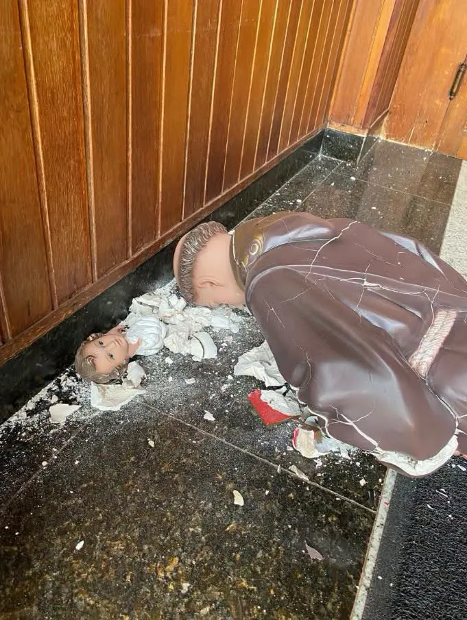 Homem invade igreja e destrói imagem centenária de Santo Antônio