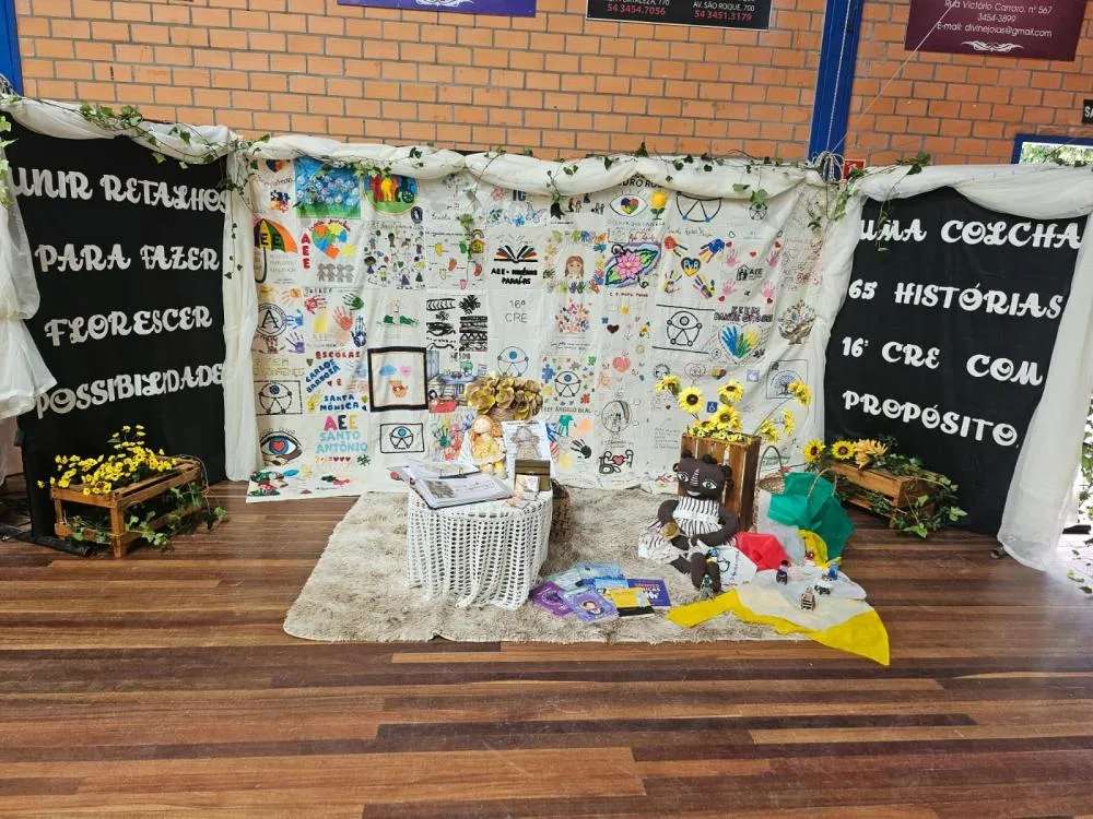 “Uma Colcha, 65 Histórias”: 1ª Mostra da Educação Especial é realizado em Bento