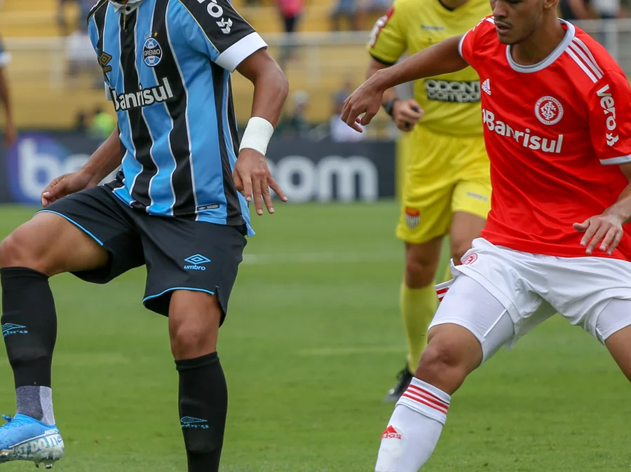 Banrisul volta a ser patrocinador máster de Inter e Grêmio até o fim da temporada