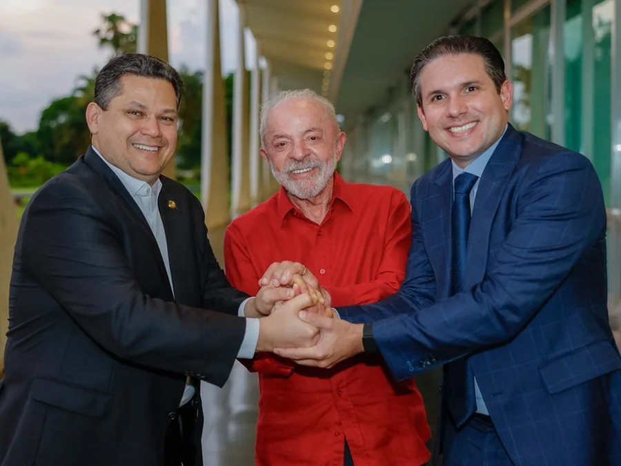 Reforma política ganha força na Câmara e prevê voto distrital misto