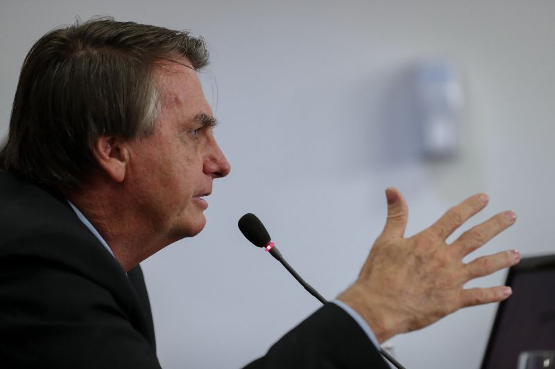 AGU vai recorrer ao Supremo contra toques de recolher, diz Bolsonaro