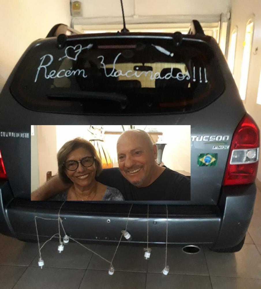 Casal usa criatividade para comemorar vacinação em Bento Gonçalves