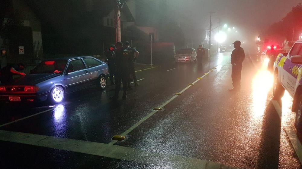 Fiscalização interdita academia e flagra festa clandestina em Bento Gonçalves