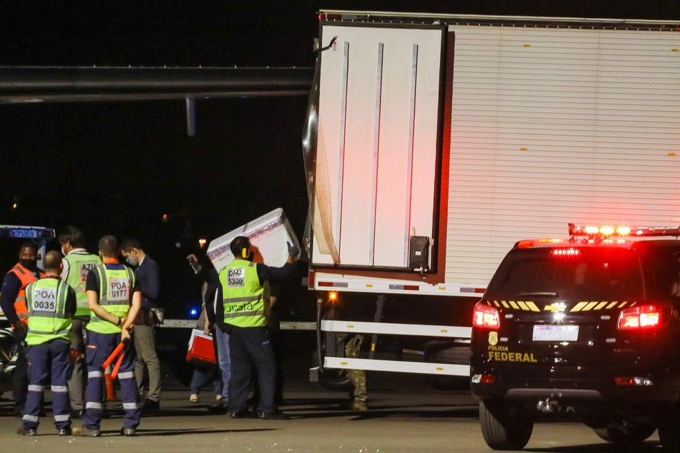 Policiais federais protestam por ficarem fora da vacinação no RS