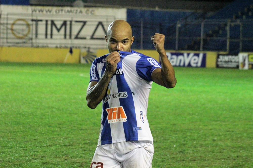 Pelotas 0 x 2 Esportivo: vitória injeta ânimo e embola briga contra o descenso