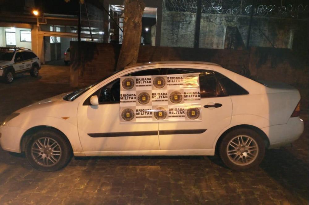 Dono de bar é flagrado vendendo drogas e com mais de R$ 8 mil