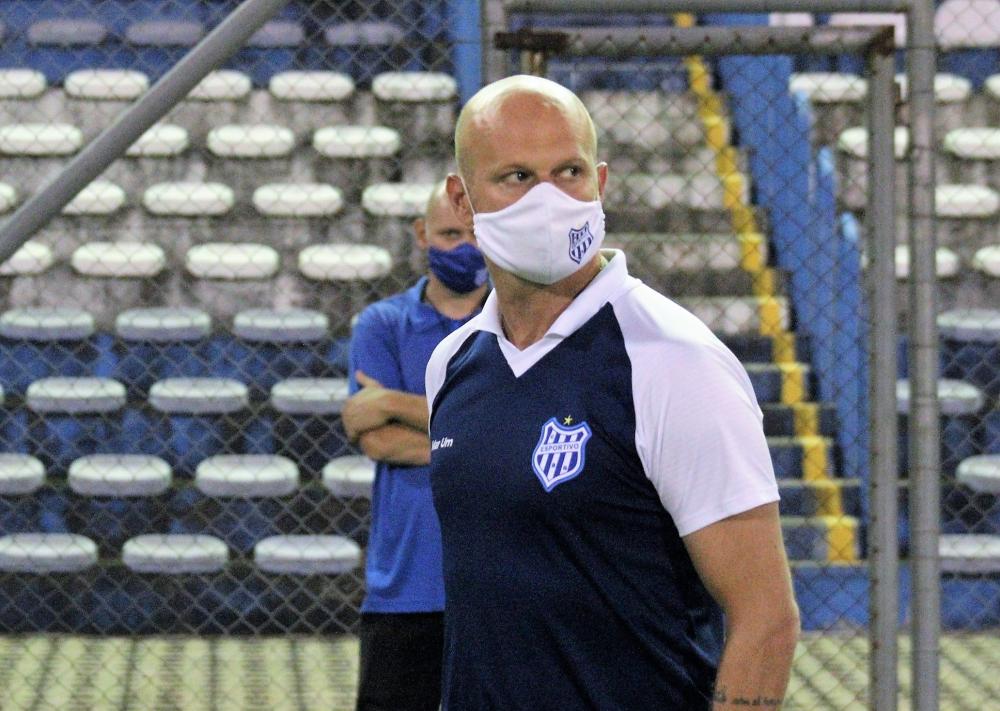 “Esse ponto nos deixa vivos no Gauchão”, afirma o técnico do Esportivo