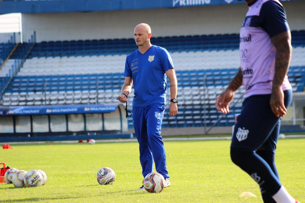 “Dentro de casa precisamos buscar um resultado favorável”, pondera o técnico do Esportivo