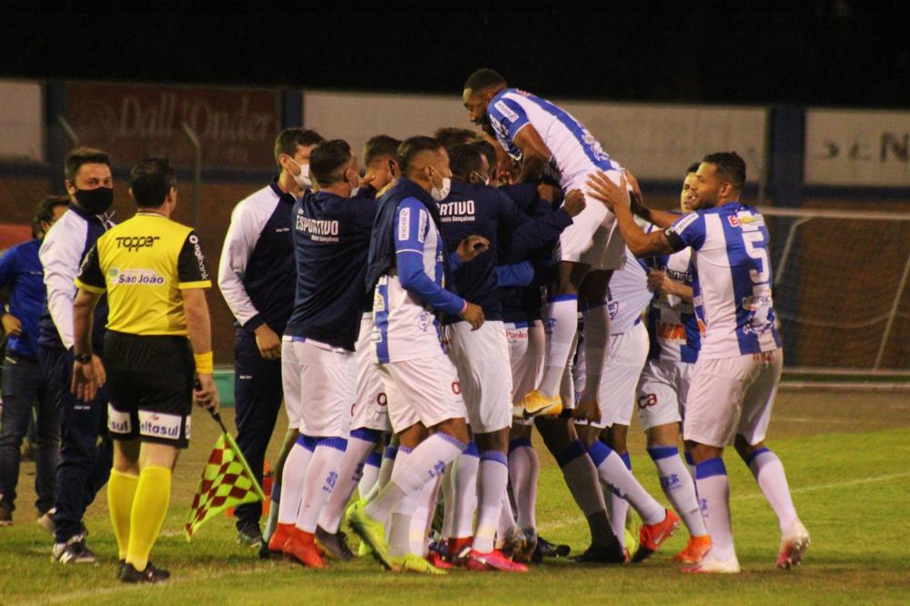 Apesar do empate, Alviazul chega vivo na última rodada do Gauchão. (Foto: Kévin Sganzerla)