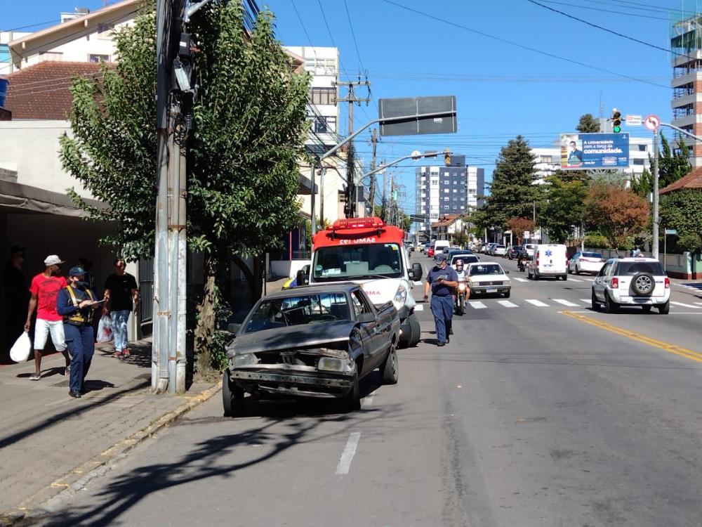 Acidente envolvendo ambulância do Samu é registrado em Bento Gonçalves
