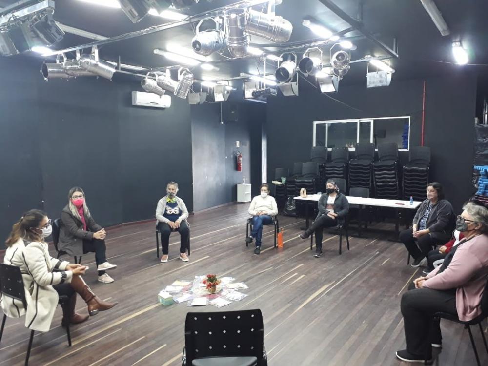 “Histórias para quem tem história” reúne literatura e troca de experiências na Praça CEU