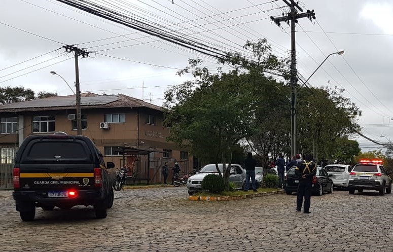 Fiscalização realiza blitz em pontos de encontro de jovens em Bento Gonçalves