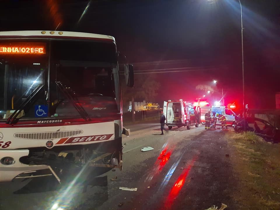 Acidente entre ônibus e automóvel deixa um homem ferido na ERS 129 em Guaporé