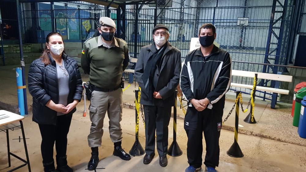 Comunidade escolar aprova instalação de escola cívico-militar em Garibaldi