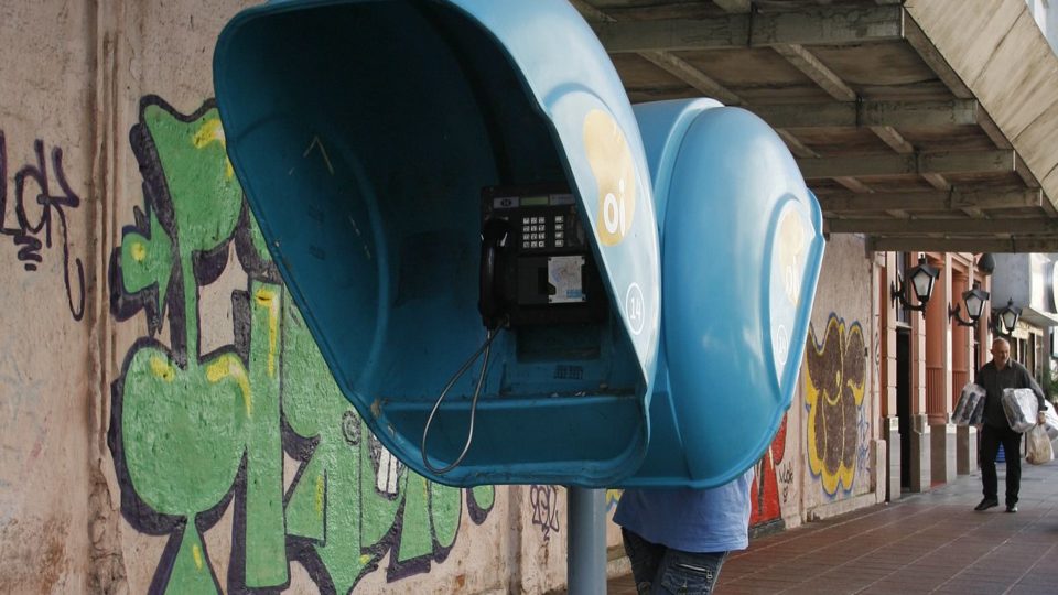 Extinto na maioria das cidades brasileiras, Orelhão completaria 50 anos em 2021