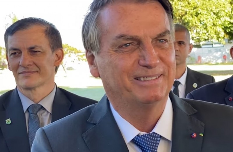 Bolsonaro espera 300 mil motos em SP e ironiza ameaça de João Doria