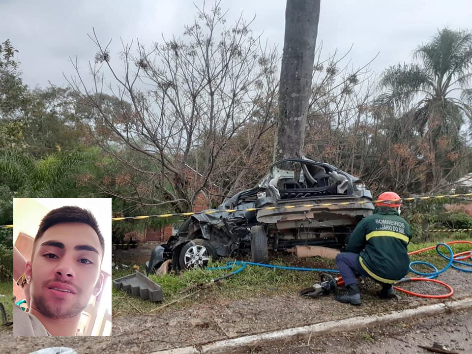 Jovem morre em acidente de carro após saber da morte do pai